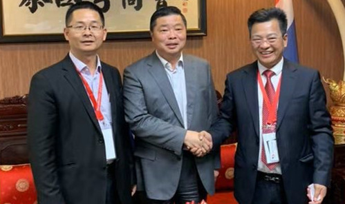 君山我司领导与广东省副省长欧阳卫民合影（老挝粤商会）